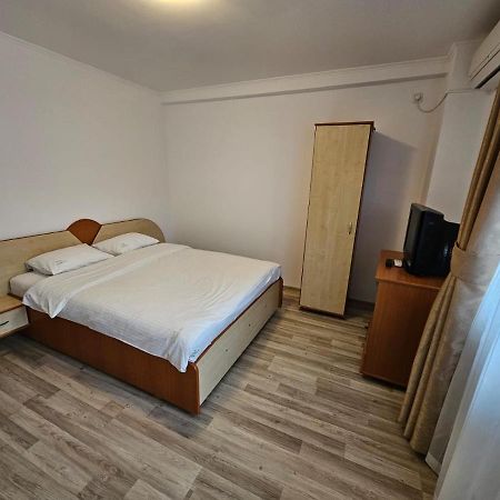Casa Soarelui Hotel Două Mai Buitenkant foto