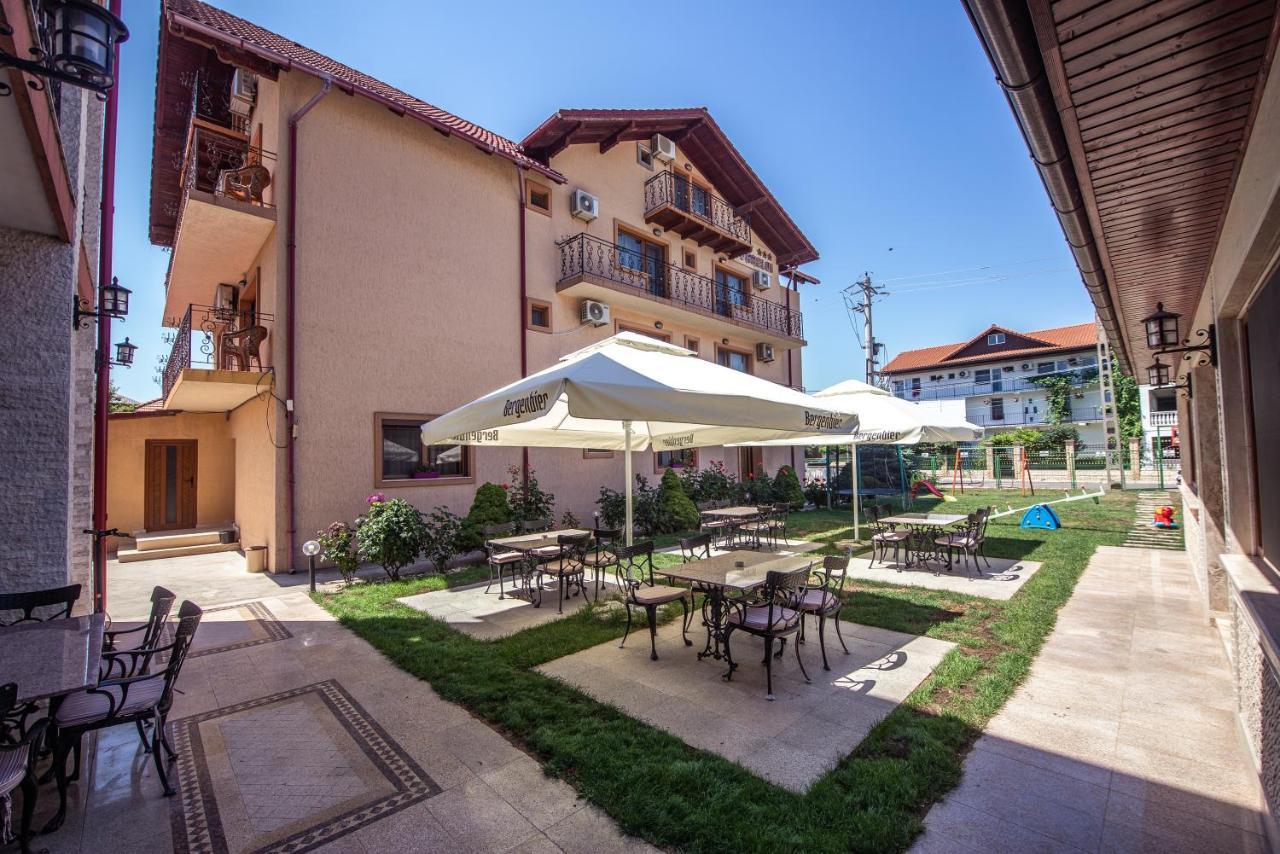 Casa Soarelui Hotel Două Mai Buitenkant foto