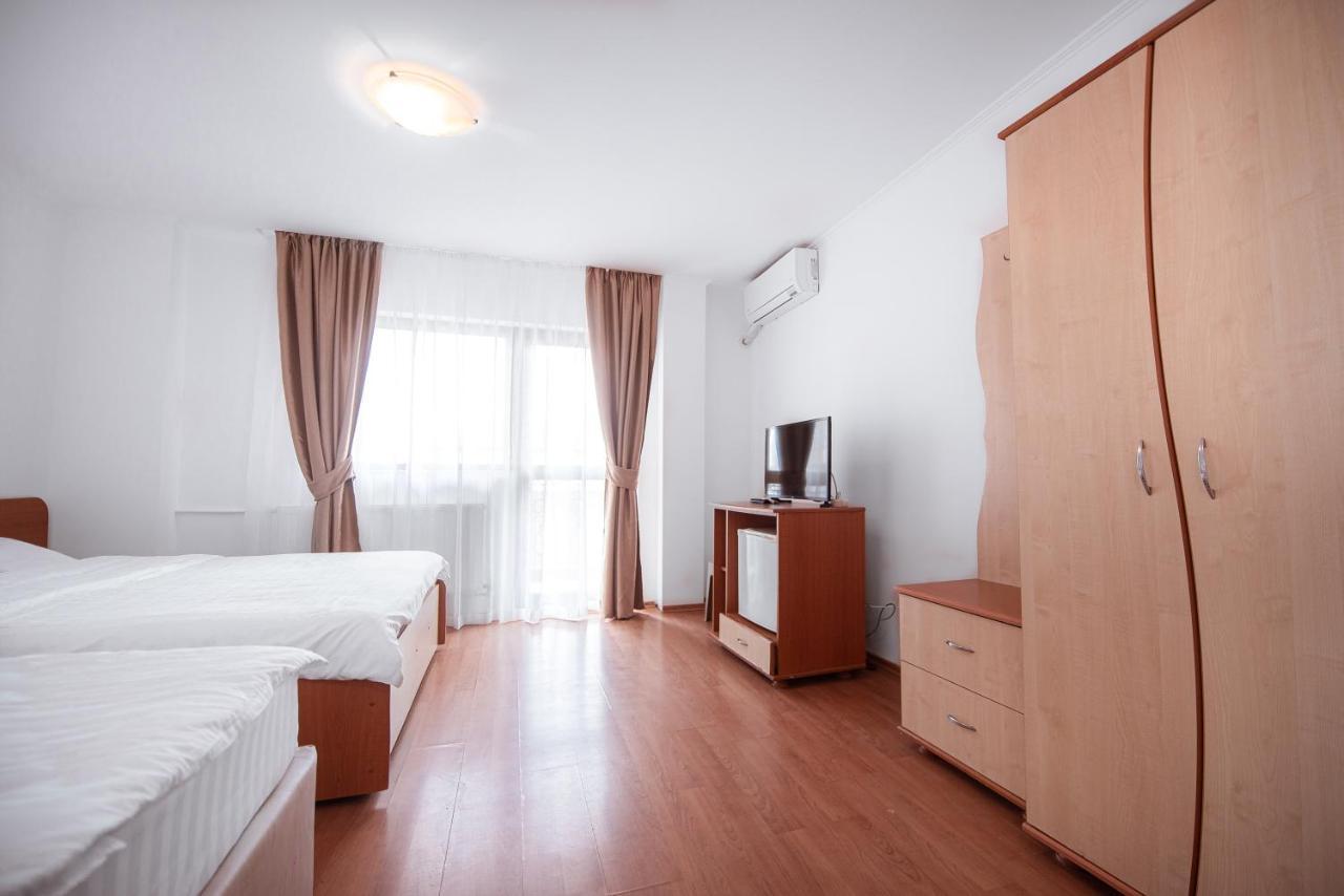 Casa Soarelui Hotel Două Mai Buitenkant foto