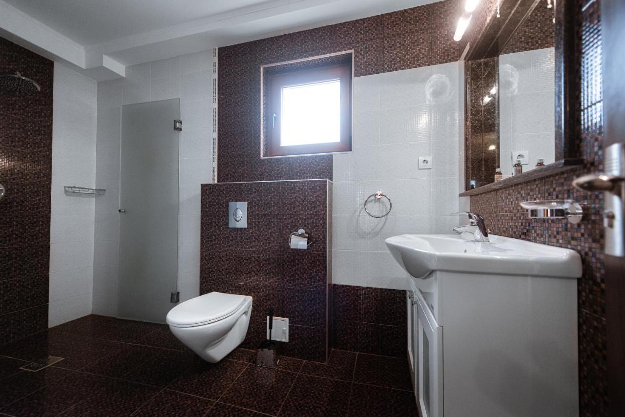 Casa Soarelui Hotel Două Mai Buitenkant foto