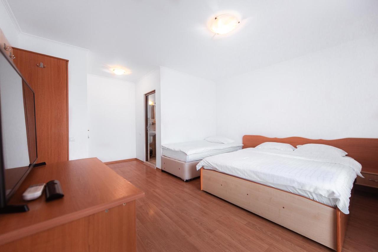 Casa Soarelui Hotel Două Mai Buitenkant foto