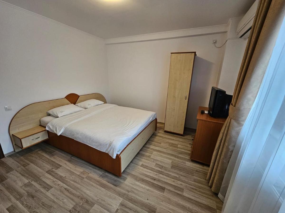 Casa Soarelui Hotel Două Mai Buitenkant foto