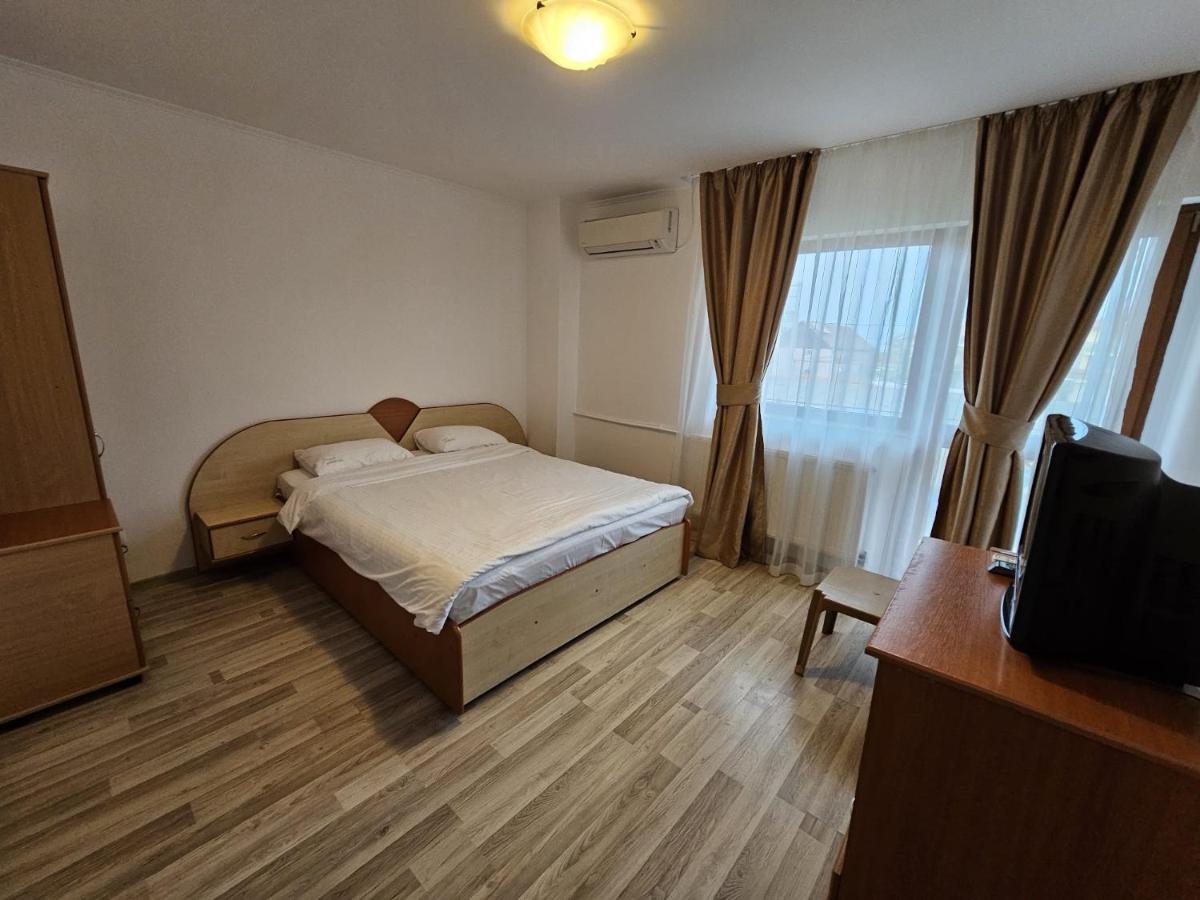 Casa Soarelui Hotel Două Mai Buitenkant foto
