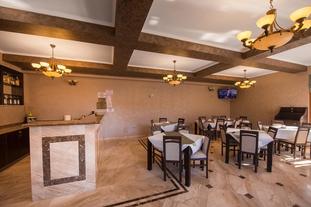 Casa Soarelui Hotel Două Mai Buitenkant foto