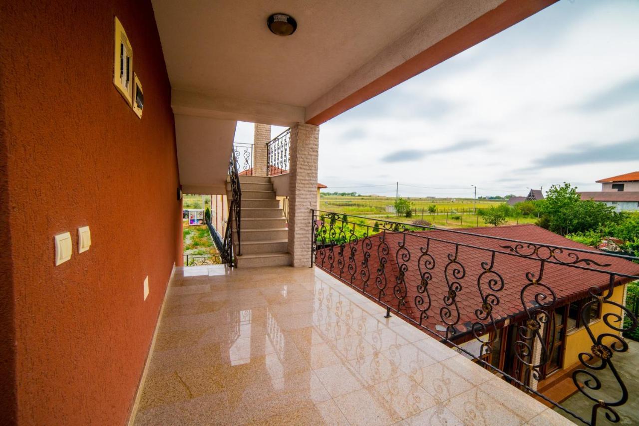 Casa Soarelui Hotel Două Mai Buitenkant foto